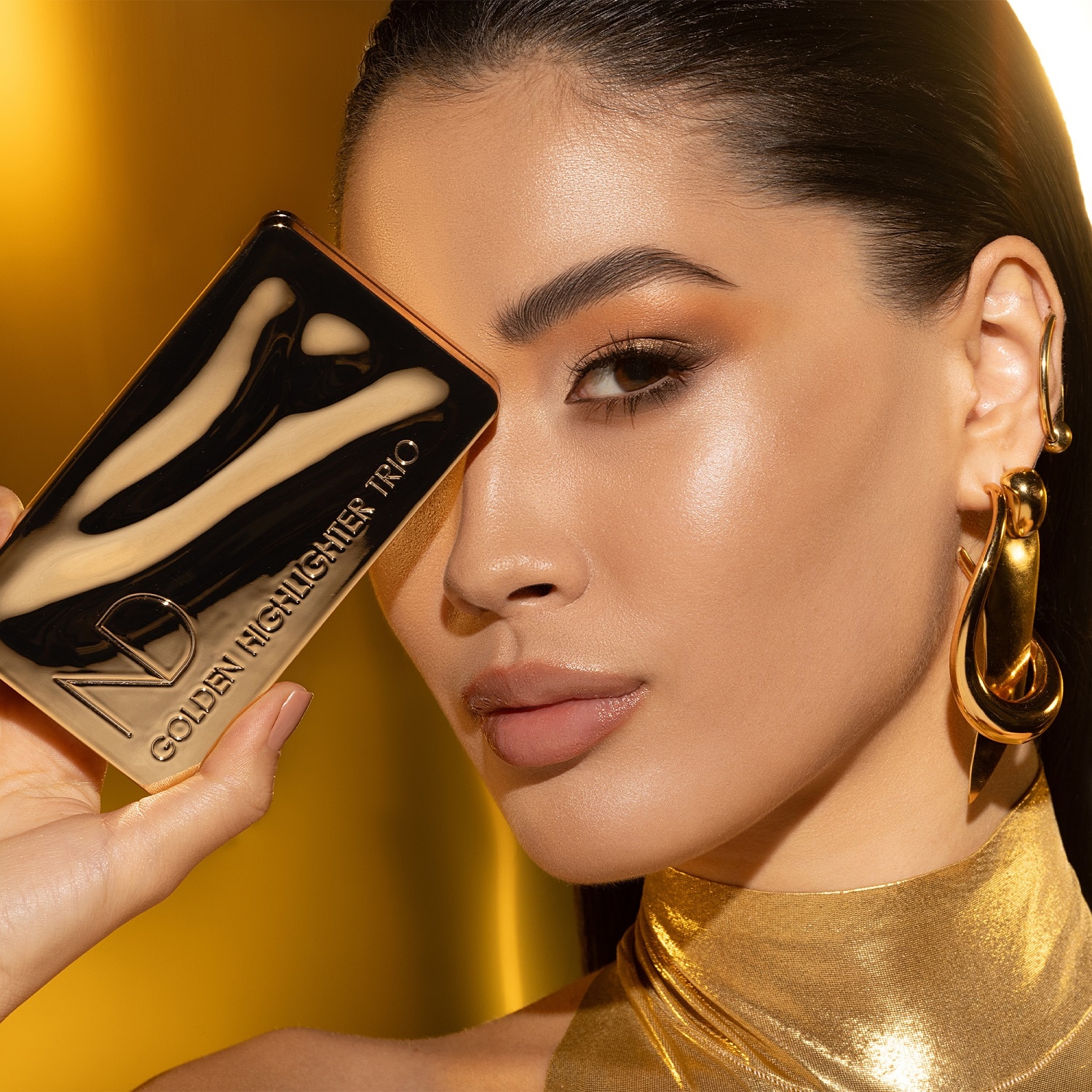 GOLDEN HIGHLIGHTER TRIO (PALETA DE ILUMINADORES PARA ROSTRO)